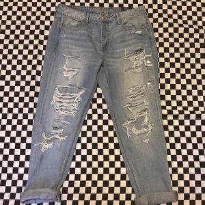 Brand New AE Tomgirl Distressed Jeans